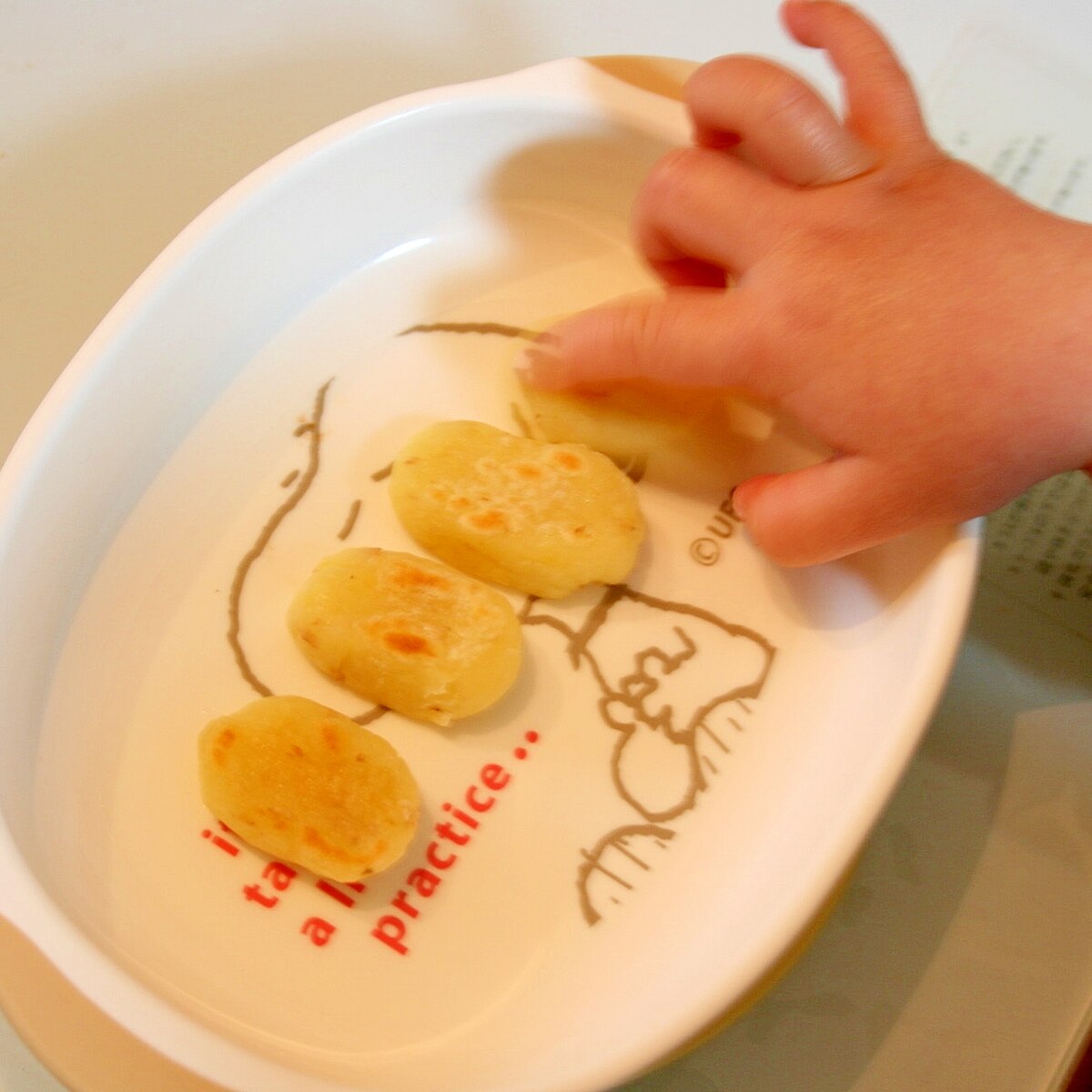 手づかみ食べの練習に ジャガイモのおやき レシピ 作り方 By パッチポケット 楽天レシピ 手づかみ食べの練習に ジャガイモのおやき レシピ 作り方 By パッチポケット 楽天レシピ